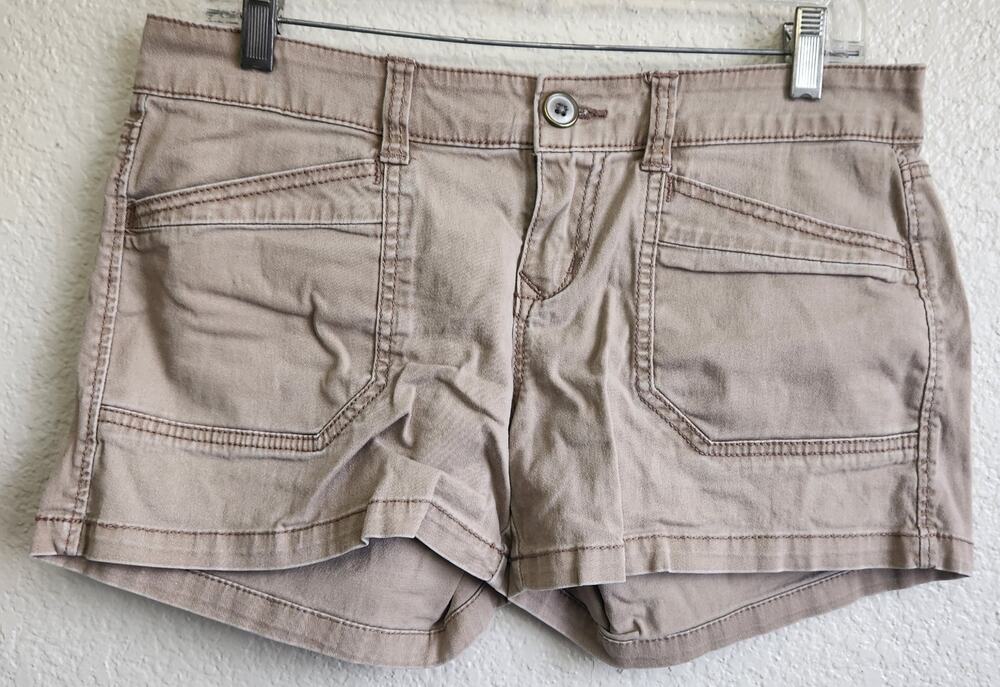 French Star Tan Beige Flat Front Shorts 9 Juniors Lightweight Slashed Pockets